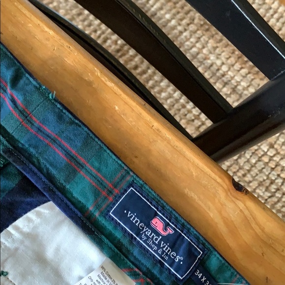 Vineyard Vines Holiday Khakis - Picture 3 of 4